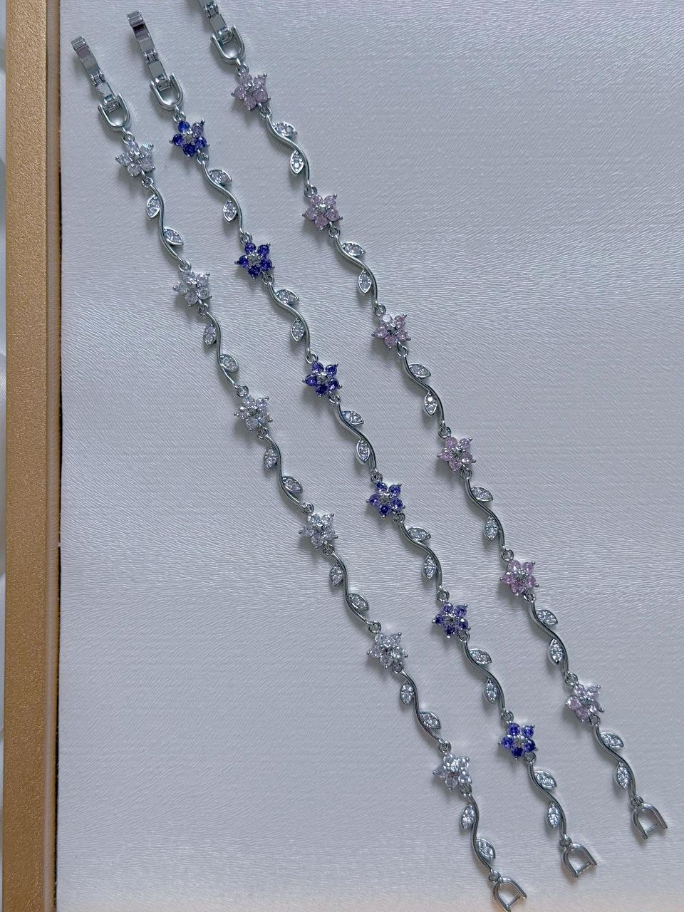 دستبند گل ریز